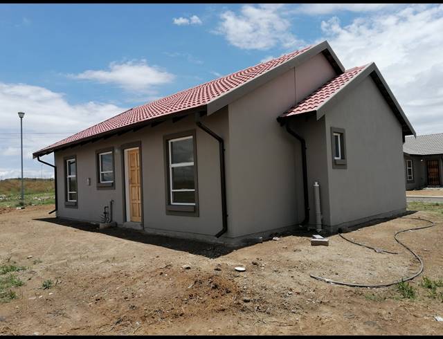 3 BEDROOM FREEHOLD FOR SALE IN SHARON PARK